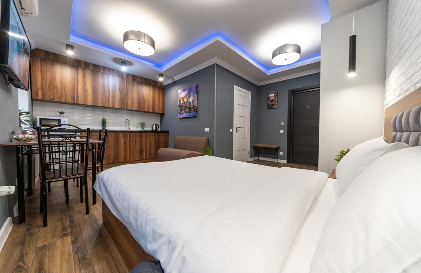 Lux Apartment Near Arena City Kiev Eksteriør bilde