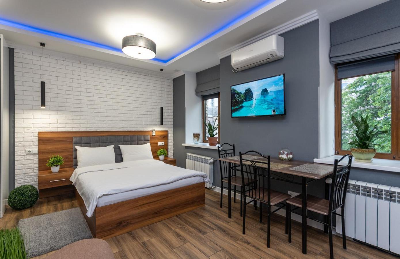 Lux Apartment Near Arena City Kiev Eksteriør bilde