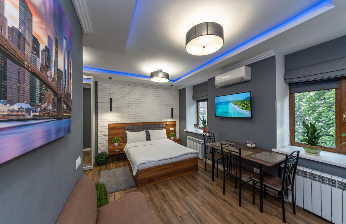 Lux Apartment Near Arena City Kiev Eksteriør bilde