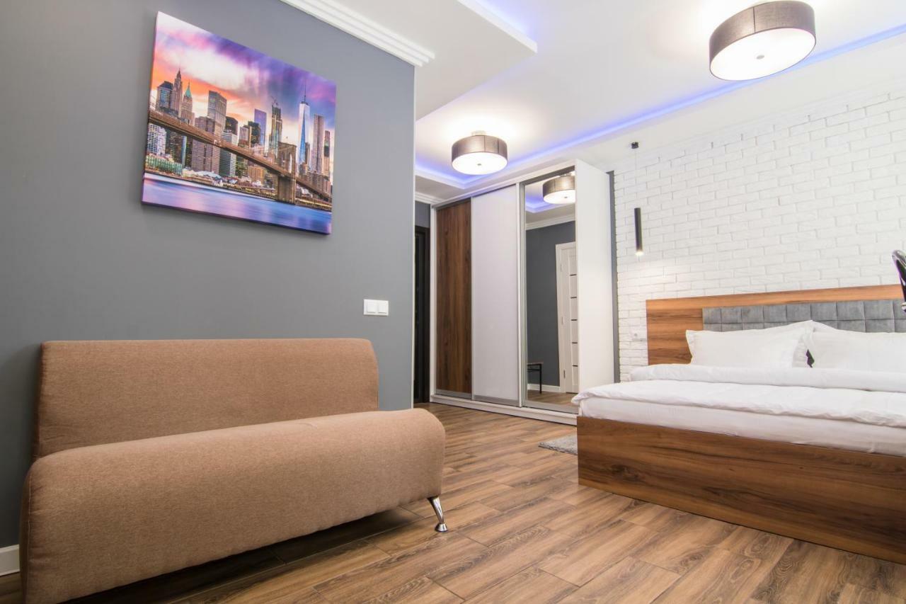 Lux Apartment Near Arena City Kiev Eksteriør bilde