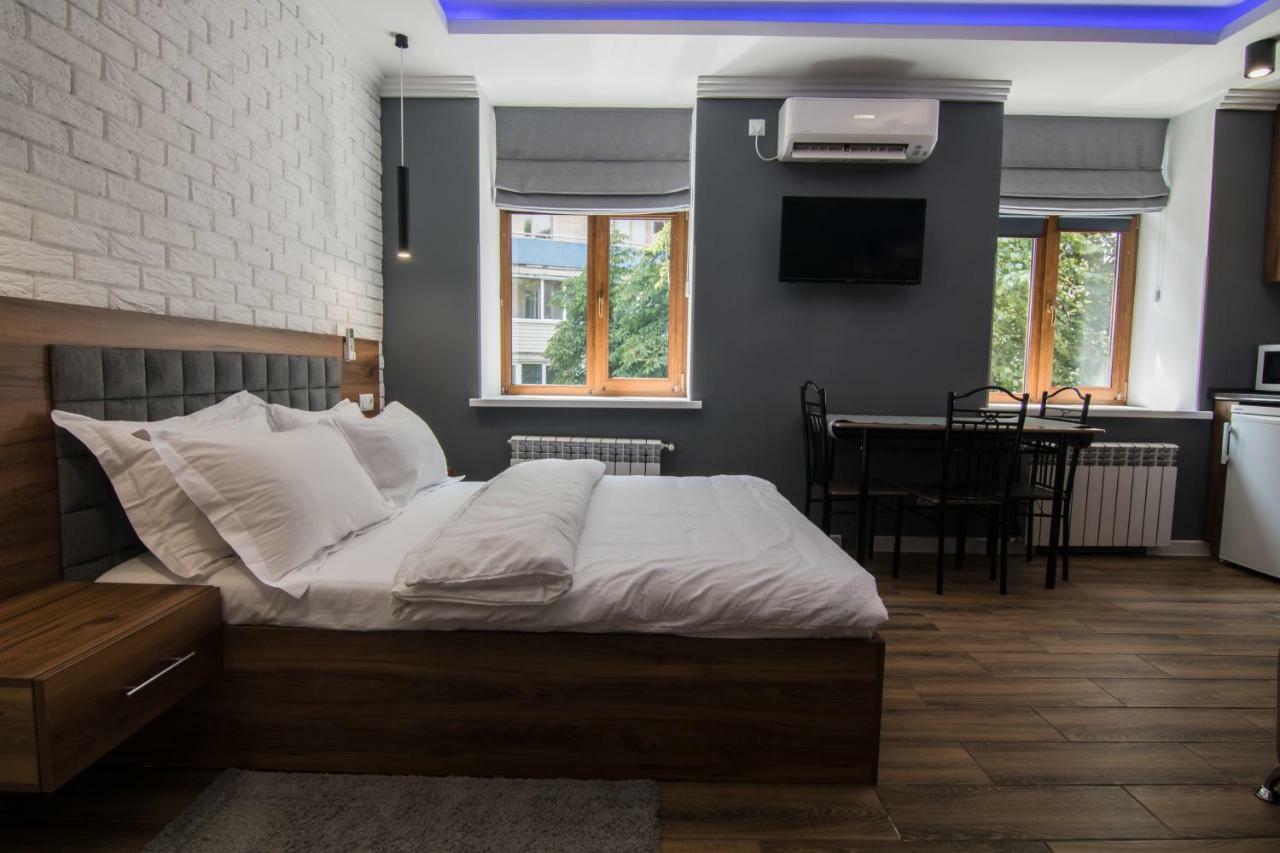 Lux Apartment Near Arena City Kiev Eksteriør bilde